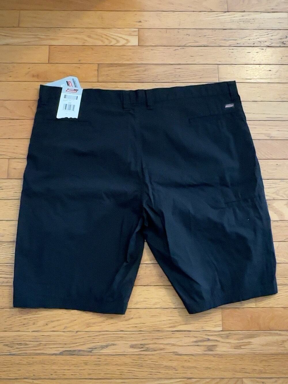 Genuine Dickies Mens 44 Black Performance Utility Shorts FLEX Stretch NWT 11”